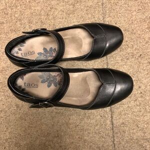 Taos Applause Flat Mary Jane Leather Velcro Orthotic Comfy 8